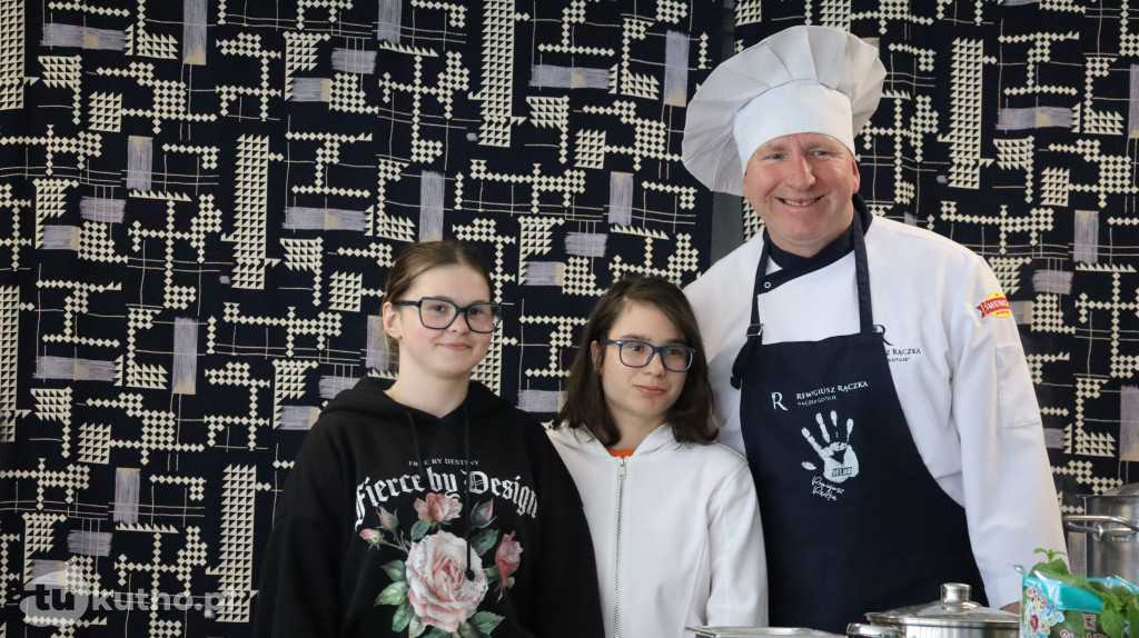 Remigiusz Rączka gotował z młodzieżą w Kutnie