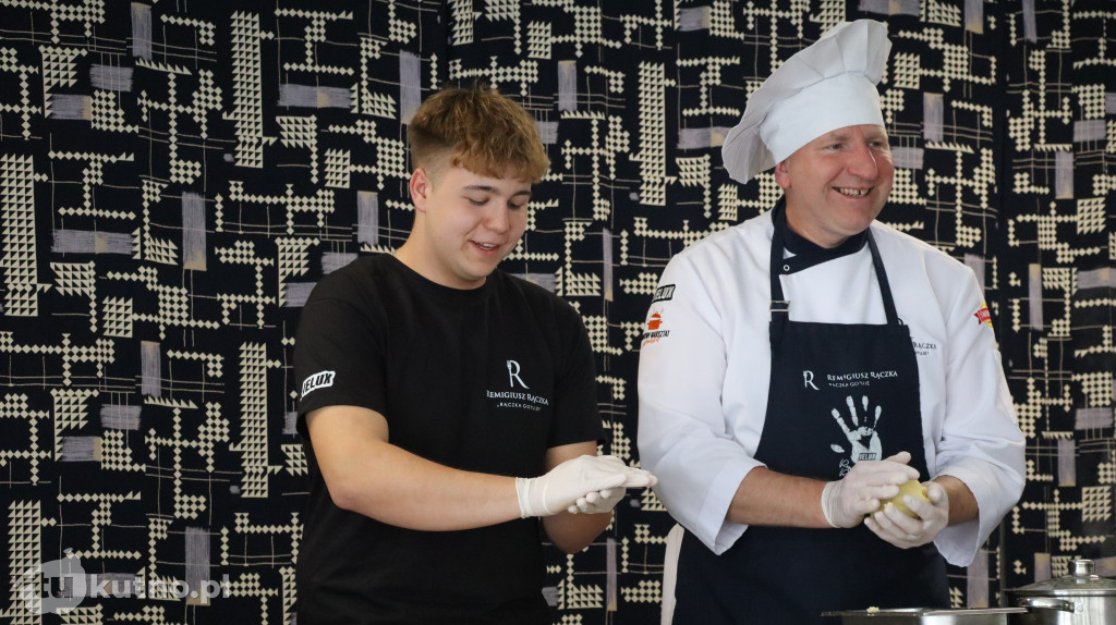 Remigiusz Rączka gotował z młodzieżą w Kutnie