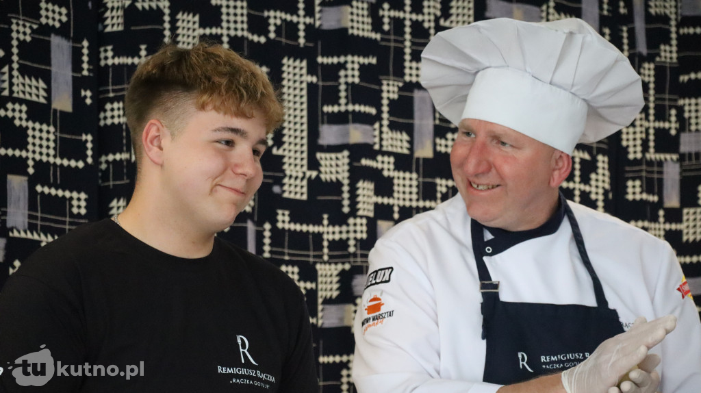 Remigiusz Rączka gotował z młodzieżą w Kutnie