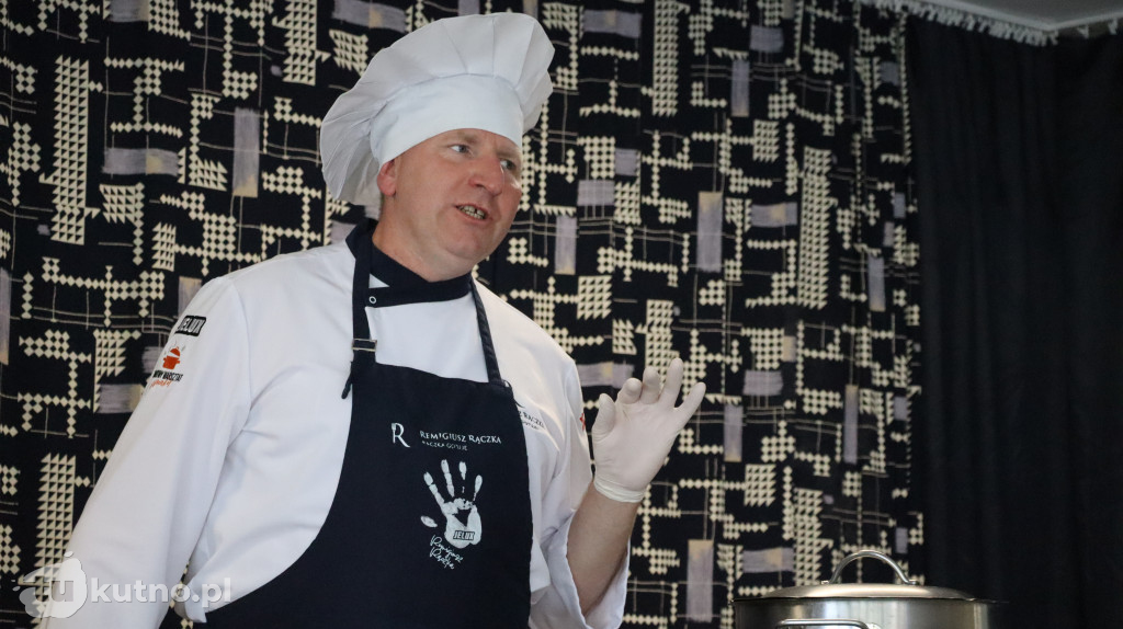 Remigiusz Rączka gotował z młodzieżą w Kutnie