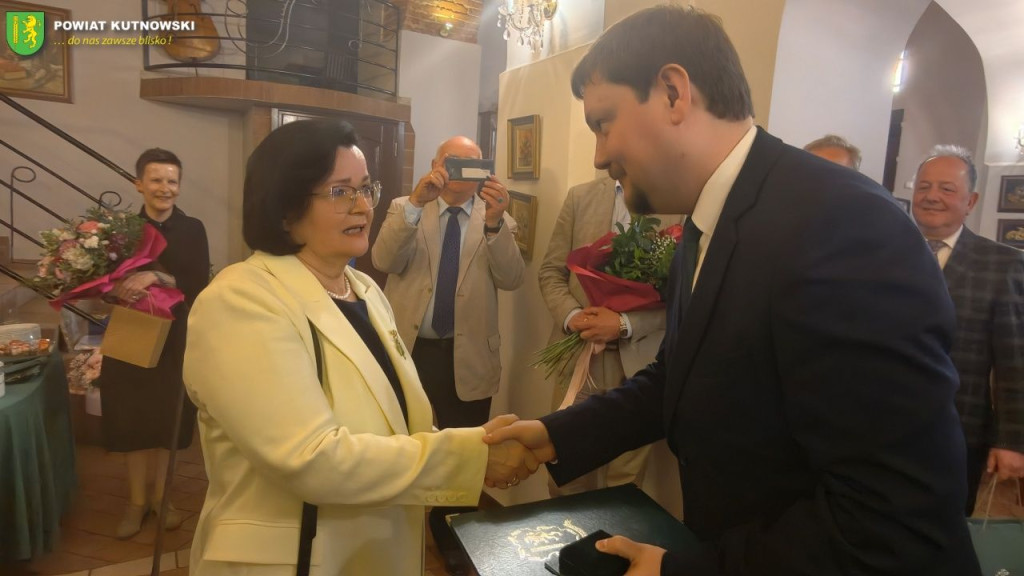 Medal i słowa uznania: zakończenie 20-letniej służby Pani Celiny Marciszewskiej