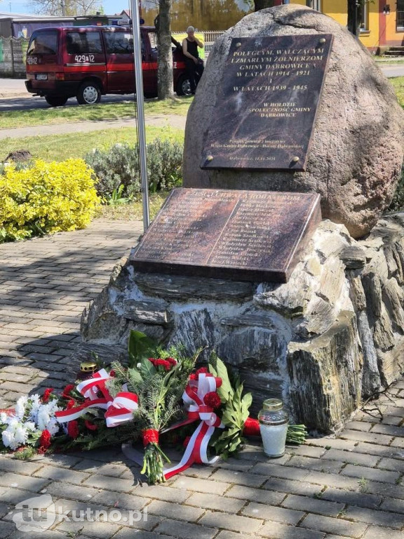 Dąbrowice świętują 3 maja: Msza i biało-czerwoni