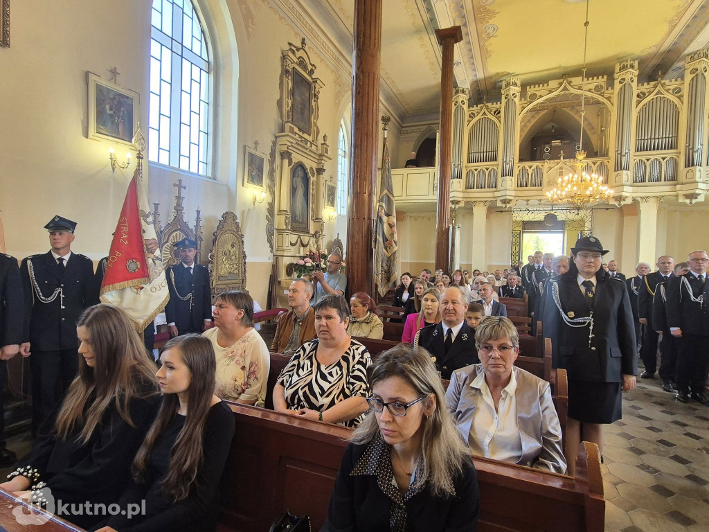 Dąbrowice świętują 3 maja: Msza i biało-czerwoni