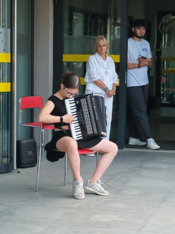 Piknik „Rodzinny zawrót głowy” w Centrum Seniora