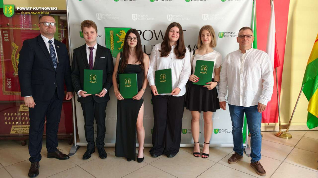 Starosta nagrodził najlepszych. Naukowe i sportowe gwiazdy odebrały wyróżnienia