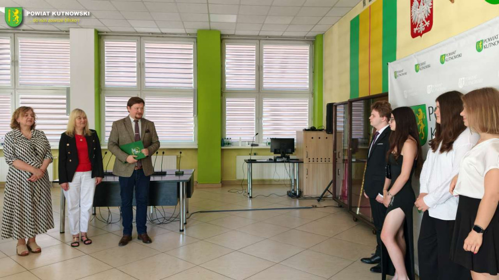 Starosta nagrodził najlepszych. Naukowe i sportowe gwiazdy odebrały wyróżnienia