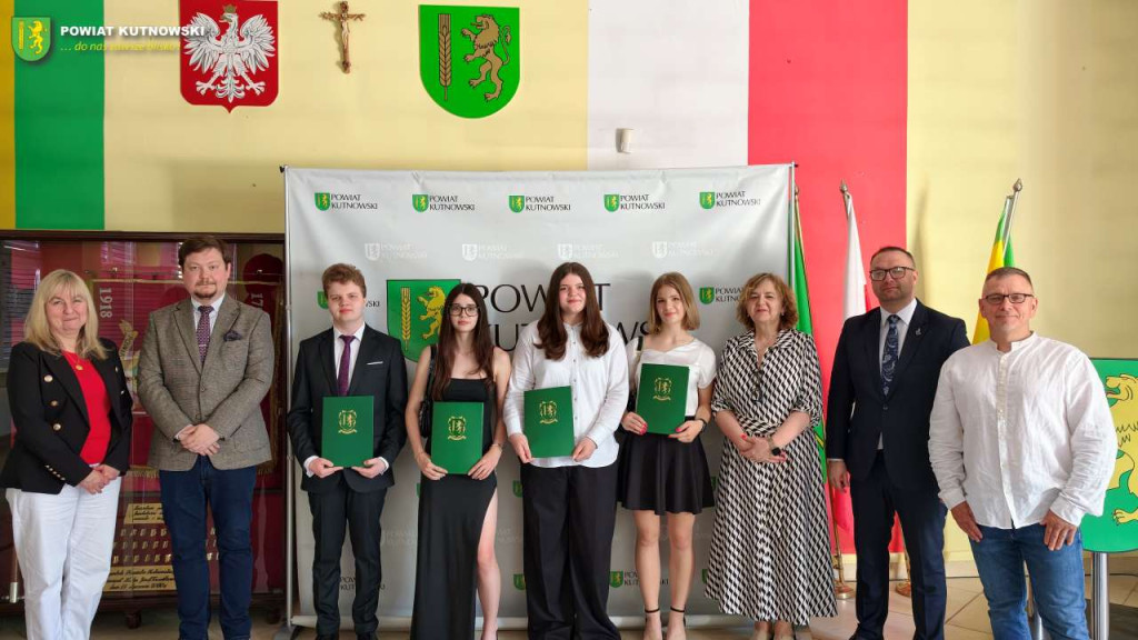 Starosta nagrodził najlepszych. Naukowe i sportowe gwiazdy odebrały wyróżnienia