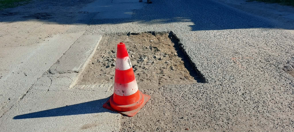Ruszyły remonty dróg w gminie. Kierowcy muszą uważać