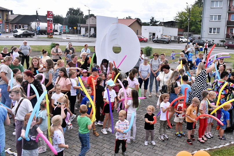 Cała Polska skacze z pandą w Piątku!