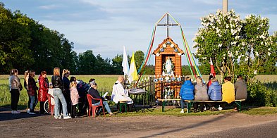 Majowe nabożeństwa przy kapliczkach -11549