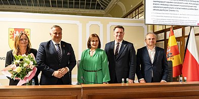 Radni Sejmiku docenili pracę Zarządu -12240