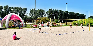 Plażowe emocje nad Ochnią – Turniej Siatkówki Kobiet w Kutnie-12298