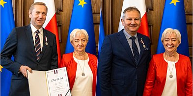 Samorządowcy z uznaniem - Janusz Mielczarek i Artur Gierula z odznakami [ZDJĘCIA]-12454