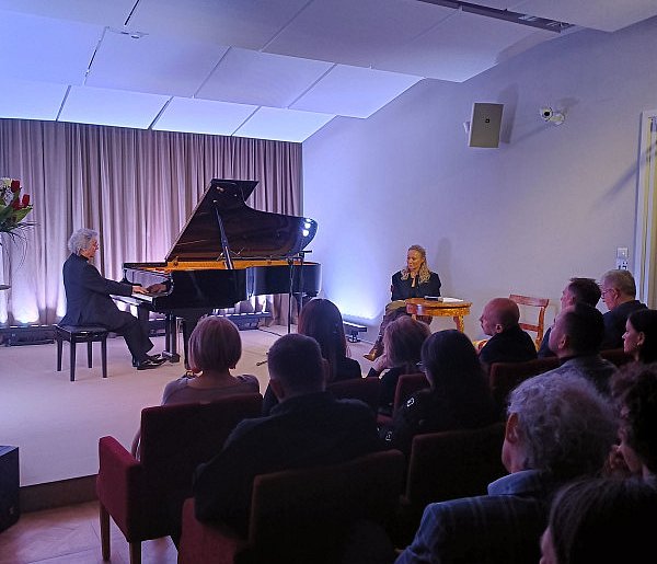 Muzyka, która maluje wiersze – koncert Chopinowski i wystawa „Make-up”-12611