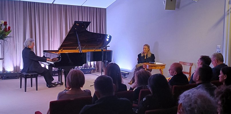 Muzyka, która maluje wiersze – koncert Chopinowski i wystawa „Make-up” - 12611