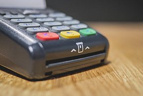 Zakaz sprzedaży i większy nadzór. Tych produktów nie kupią już nieletni-12638