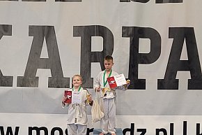 Judocy z medalami-1637