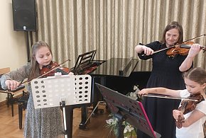 Świętujemy Dni Seniora – koncert w wykonaniu uczniów szkoły muzycznej-15560