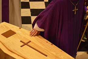 Rewolucja w pochówkach coraz bliżej. Tego w Polsce jeszcze nie było-16176