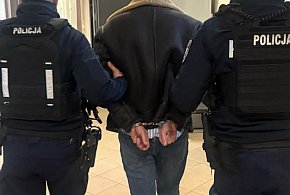 Policja zatrzymała poszukiwanego 39-latka z amfetaminą w Gostyninie