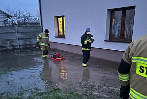 Seria podtopień w regionie. Pracowite dni druhów z powiatu kutnowskiego