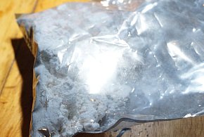 Zdradziło ich nerwowe zachowanie. Mieli przy sobie amfetaminę i mefedron