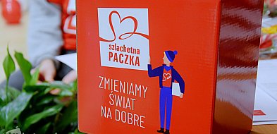 Wolontariusze tworzą szlachetne paczki - weekend cudów w Kutnie!-16281