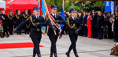 Dzień Strażaka w Łódzkiem: awanse, odznaczenia i piknik służb mundurowych