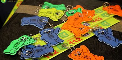 Odblaski dla mieszkańców. Wspólna akcja starostwa i policji