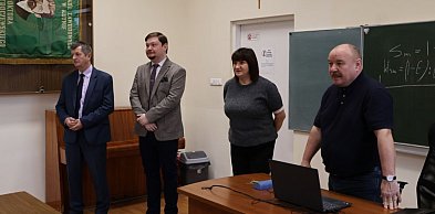 Jak działa Powiat Kutnowski? Samorządowcy spotkali się z uczniami