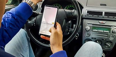 28 wykroczeń z użyciem telefonu. Policyjna akcja na kutnowskich drogach