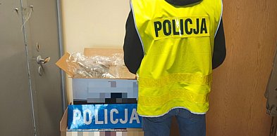 Kutnowscy policjanci przejęli kontrabandę. 50 tys. papierosów zabezpieczonych