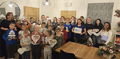 Dzieci i młodzież tworzą świąteczne cudeńka-15975