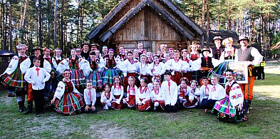 Nowy rozdział folkloru w gminie Kutno: dwa zespoły tworzą „Leszczynę”