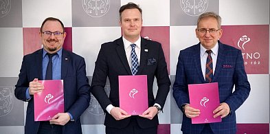 Seniorzy z Kutna podniosą kompetencje cyfrowe. Rusza nowy program szkoleń