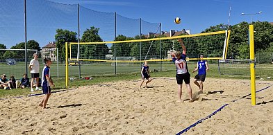 Projekt Plaża w Kutnie: Rusza III Turniej Siatkówki Plażowej nad Ochnią