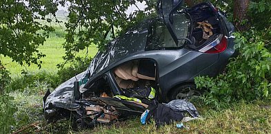 Groźny wypadek na ul. Kolejowej. 24-latek trafił do szpitala