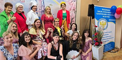 Teatr, edukacja i praktyka. Studentki ANSGK zdały egzamin w wyjątkowy sposób