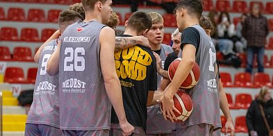 Punkt za punkt do końca – Kutnianie wygrywają z liderem!-15050