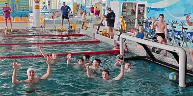 Nowe bezpłatne treningi Splashball ruszyły w Aquaparku Kutno