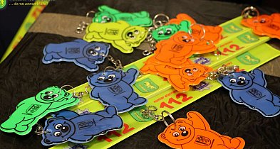 Odblaski dla mieszkańców. Wspólna akcja starostwa i policji