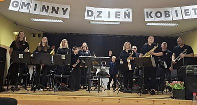 Kobiece święto w Piątku – spektakl Ciepła Wdówka i wstęp wolny