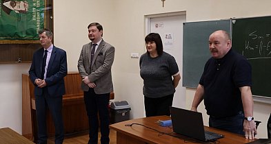 Jak działa Powiat Kutnowski? Samorządowcy spotkali się z uczniami