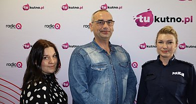 8 marca na Placu Wolności: tulipany i akcja policji