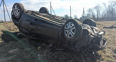 Dachowanie na A1 pod Kutnem. Na miejscu służby z dwóch powiatów
