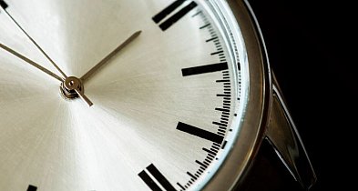 Zmiana czasu na letni 2026: Kiedy przestawiamy zegarki i jak się przygotować?