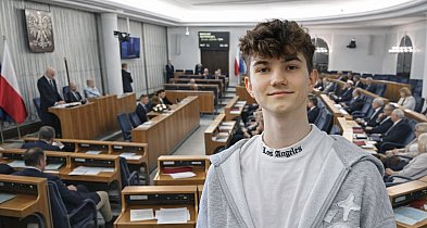Szymon Tralewski – uczeń, który udowadnia, że polityka może fascynować młodych