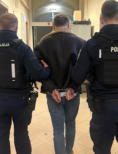 Policja zatrzymała poszukiwanego 39-latka z amfetaminą w Gostyninie