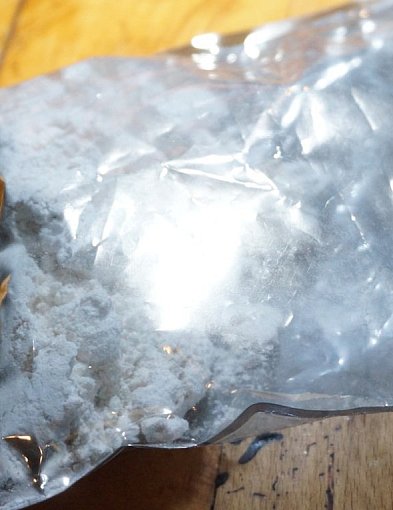 Zdradziło ich nerwowe zachowanie. Mieli przy sobie amfetaminę i mefedron