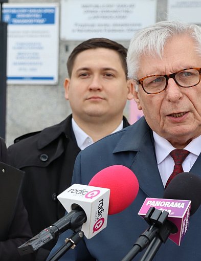 Parlamentarzyści ostrzegają przed paraliżem kutnowskiego szpitala